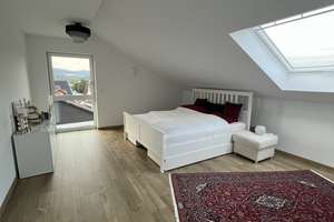 Modernes Wohnen im Neubau: 4-Zimmer-Wohnung mit Fußbodenheizung, 2 Carport & A3-Anbindung – Danziger Straße 3, 63768 Hösbach – Vorschaubild 4