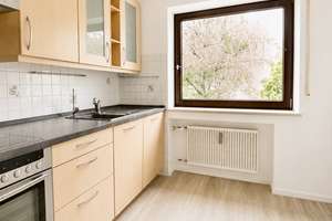 NEU RENOVIERTE 3-ZIMMER-WOHNUNG IN HOCHZOLL-SÜD – SÜDLOGGIA, TIEFGARAGE, KUHSEE-NÄHE – Die vollständige Adresse der Immobilie erhältst du vom Anbieter., 86163 Hochzoll-Süd, Augsburg – Vorschaubild 10