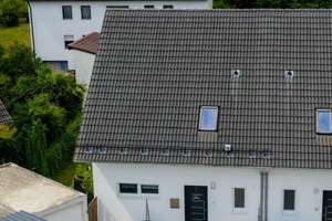 + Moderne und helle Doppelhaushälfte mit innovativer Technik in Straubing + – Die vollständige Adresse der Immobilie erhältst du vom Anbieter., 94315 Hornstorf, Straubing – Vorschaubild 3