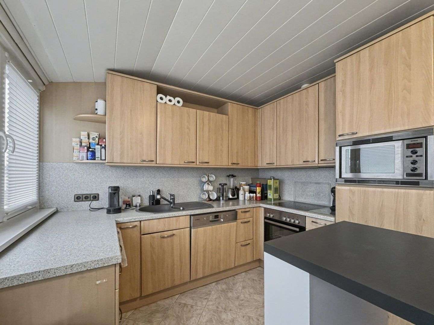 Immobilie in Weyhe - Weyhe: Großzügige 3-Zimmer-Wohnung mit 2 Bädern, Dachterrasse und Balkon - Bild 2