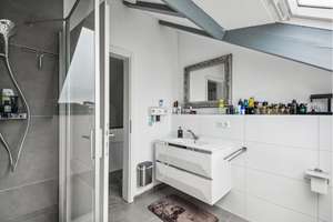 Erstklassige Villa mit Pool, Sauna und weitläufigem Garten – ein Zuhause ohne Kompromisse – Die vollständige Adresse der Immobilie erhältst du vom Anbieter., 65232 Taunusstein – Vorschaubild 24