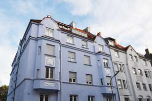 Außergewöhnliche 2,5-Zimmer-Wohnung in stilvollem Altbau | Dachterrasse | Maisonette | Doppelgarage