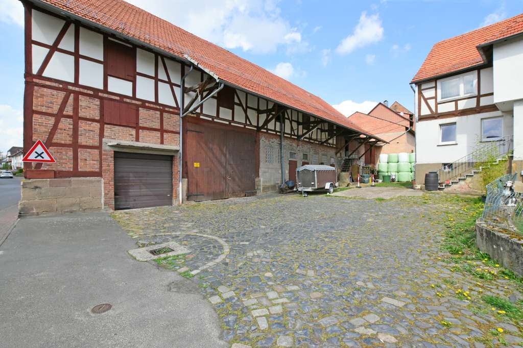 Immobilie in Schauenburg - Restohof - Wohnhaus mit Scheunen - in Schauenburg-Elgershausen - Bild 3