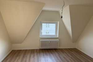 Ansprechende 3-Zimmer-Dachgeschosswohnung mit gehobener Innenausstattung in Duisburg – Moltkestr. 34, 47058 Duisburg – Vorschaubild 9