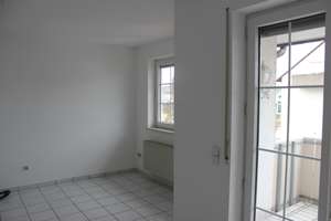 Gepflegte 1-Zimmer-Wohnung mit Balkon und EBK in Münster (Hessen) – Ulmenweg 17, 64839 Münster – Vorschaubild 3