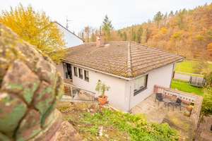 Ein Zuhause mit viel Potenzial und Platz für die ganze Familie! – Die vollständige Adresse der Immobilie erhältst du vom Anbieter., 65510 Idstein – Vorschaubild 2