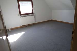 ZWEIFAMILIENHAUS MIT GARAGE UND GROSSER SCHEUNE-IDEAL GEEIGNET FÜR BAUTRÄGER – ATTRAKTIVER STANDORT – Lutherstraße 23, 72770 Betzingen, Reutlingen – Vorschaubild 9