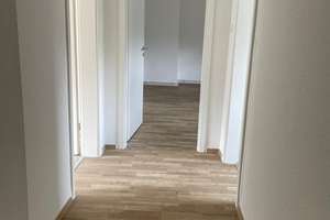 Helle 3-Zimmer-Dachgeschosswohnung mit, Badewanne & optionaler EBK in Wuppertal-Barmen