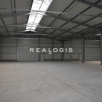 Moderne Lager-/Produktionsfläche mit ca. 2.200 m² zu vermieten