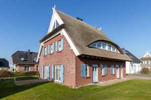 Idyllisches, reetgedecktes Ferienhaus – Rügen (Kreis) – Vorschaubild 1