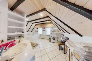 FREISTEHENDES 1-FAMILIENHAUS  PLUS SEPARATEN APARTMENT, DOPPELCARPORT, GRUNDSTÜCK 823m² IN SOLINGEN – Die vollständige Adresse der Immobilie erhältst du vom Anbieter., 42659 Solingen-Mitte, Solingen – Vorschaubild 44