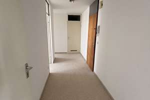 Lichtdurchflutete 3 Zimmer Wohnung mit eigenem Tiefgaragenstellplatz zu verkaufen – Breslauerstraße 16, 89231 Neu-Ulm – Vorschaubild 4