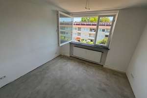 Modernes Badezimmer und Balkon - 3 ZW in Sündersbühl – Ossietzkystr. 61, 90439 Sündersbühl, Nürnberg – Vorschaubild 5