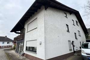 Wohnraum mit Substanz und Potenzial – MFH mit 7 Wohneinheiten, großem Grundstück und Garage – Die vollständige Adresse der Immobilie erhältst du vom Anbieter., 34596 Bad Zwesten – Vorschaubild 2