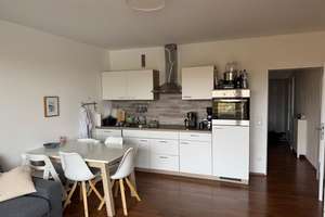 Von Privat: 2-Zimmer-Wohnung mit Balkon und Weitblick, 4. OG, Fahrstuhl, TG