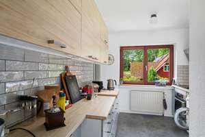 Bremen - Kirchhuchting | Charmantes Zuhause mit Einliegerwohnung, großem Garten und Privatsphäre – Die vollständige Adresse der Immobilie erhältst du vom Anbieter., 28259 Kirchhuchting, Bremen – Vorschaubild 19