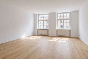 Modernisierte Altbauwohnung mit hohen Decken und lichtdurchflutetem Wohnbereich – Die vollständige Adresse der Immobilie erhältst du vom Anbieter., 10437 Prenzlauer Berg, Berlin – Vorschaubild 1