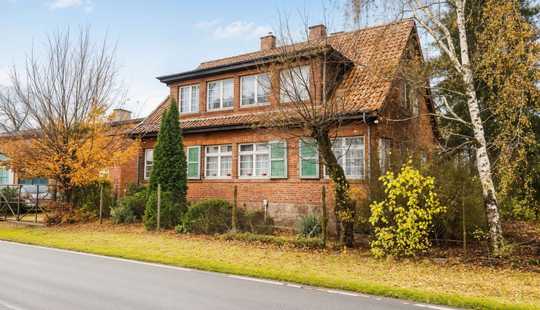 Bild von Besonderes Juwel mit Wohnhaus und großer Werkstatt auf riesigem Grundstück!