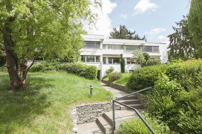 Sanierte Terrassenwohnung + Keller, 5 Zimmer mit traumhaftem Garten, Top Lage