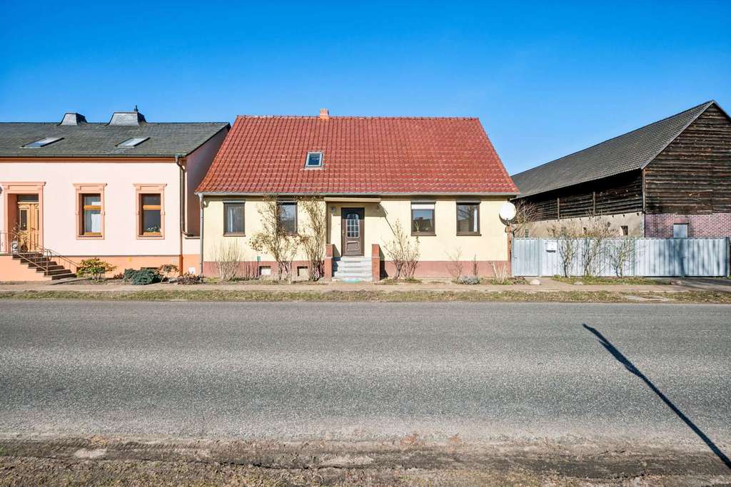 Immobilie in Friesack - Modernisiertes Einfamilienhaus auf großem Grundstück - Bild 0