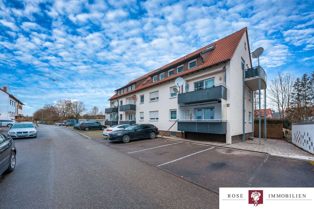 Immobilie in Schwaikheim - Schicke modernisierte 3,5 Zimmer Maisonettewohnung mit Balkon, Stellplatz und Fernsicht - Bild 3