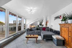 Charmante DG-Wohnung mit Südterrasse, Garten und TG zum sofortigen Bezug – Die vollständige Adresse der Immobilie erhältst du vom Anbieter., 81677 Josephsburg, München – Vorschaubild 2
