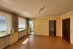 Gut geschnittene 2-Zimmer-Wohnung mit Süd-Loggia in Augsburg-Lechhausen  – Die vollständige Adresse der Immobilie erhältst du vom Anbieter., 86167 Lechhausen-West, Augsburg – Vorschaubild 4