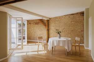 Lichtdurchflutete Dachgeschosswohnung mit zwei Terrassen im grünen Dürerkiez