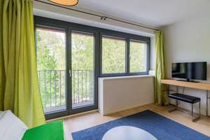 ALL-INKLUSIVE MIETE: Helles Studio mit Balkon im Herzen von Kreuzberg – Mariannenplatz 21, 10997 Kreuzberg, Berlin – Vorschaubild 7
