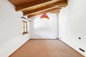 Alpenflair inklusive – Einseitig angebautes EFH mit 6 Zimmern, Sauna & Garten, sofort bezugsfrei – Miesbach (Kreis) – Vorschaubild 11