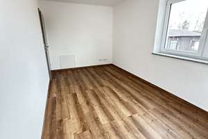 Familienfreundliche DHH mit Terasse und Garage ab sofort – Hauptstraße 24 b, 89352 Ellzee – Vorschaubild 6