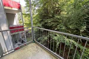 Großzügige 2 Zimmer Wohnung mit Balkon sowie EBK inkl.