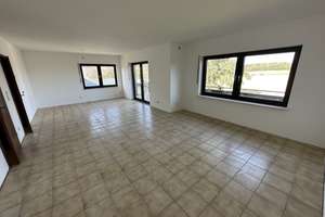 Vollständig renovierte 4-Raum-Wohnung mit Balkon in Andernach-Kell – Die vollständige Adresse der Immobilie erhältst du vom Anbieter., 56626 Andernach – Vorschaubild 3
