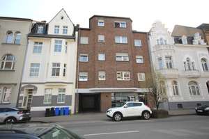 Gepflegte 2-Zimmer-Wohnung mit Loggia und Garage