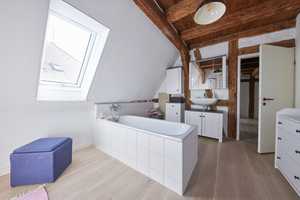 Liebevoll saniertes Fachwerkhaus (ca. 289 m²) mit Terrasse, Sichtbalken, Einliegerwohnung uvm. – Stuttgart – Vorschaubild 11