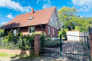 Mehr Platz. Mehr Möglichkeiten. Großzügiges Einfamilienhaus mit teilbarem Grundstück in Schildow