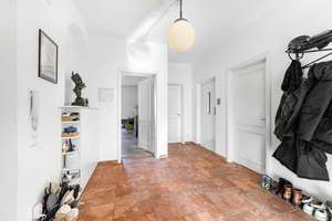 Helle und stilvolle Altbauwohnung mit Aufzug direkt in die Wohnung und zwei Balkonen – Die vollständige Adresse der Immobilie erhältst du vom Anbieter., 80335 Sankt Benno, München – Vorschaubild 24