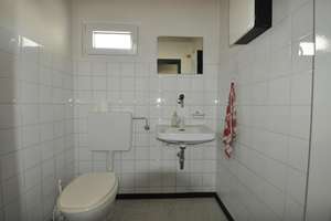 Privat: Familienfreundliches Reihenhaus mit Garten & Garage in bester Lage, Böblingen-Tannenberg – Die vollständige Adresse der Immobilie erhältst du vom Anbieter., 71032 Böblingen – Vorschaubild 7