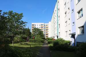 Vermietete Eigentumswohnung mit Loggia in gepflegter Wohnanlage – Die vollständige Adresse der Immobilie erhältst du vom Anbieter., 12487 Johannisthal, Berlin – Vorschaubild 3