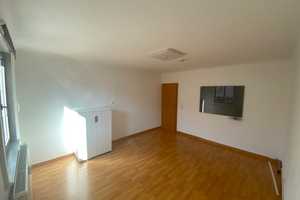 Helles ZIMMER an Studierende zu vermieten – Rohrackerstraße 136, 70329 Stuttgart – Vorschaubild 1