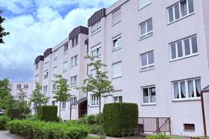Sehr gepflegte 3-Zimmer-ETW, ca. 72 qm, Loggia mit Blick ins Grüne