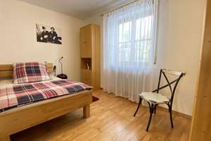 Großes Zweifamilienhaus mit Einliegerwohnung in ruhiger Lage von Aletshausen  – Die vollständige Adresse der Immobilie erhältst du vom Anbieter., 86480 Aletshausen – Vorschaubild 7
