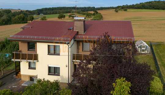 Bild von *Einfamilienhaus mit Einliegerwohnung in Feldrandlage von Braunfels-Neukirchen*