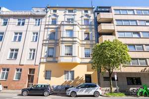 stilvoller Altbau Friedrichstadt - gepflegtes Mehrfamilienhaus