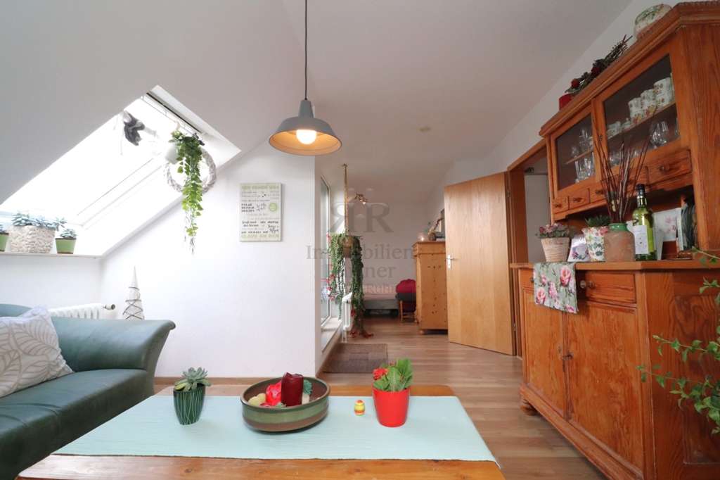 Immobilie in Dinslaken - Raumwunder! Schöne, gepflegte und schnuckelige Dachgeschosswohnung mit Weitblick über Dinslaken! - Bild 4