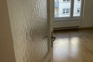 Stilvolle, modernisierte 3-Zimmer-Wohnung im beliebten Stuttgarter Westen (WG geeignet)  – Seyfferstraße 105, 70193 Vogelsang, Stuttgart – Vorschaubild 12