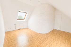Exklusives Wohnen auf zwei Ebenen - moderne 5-Zimmer-Maisonette mit Balkon & eigener PV-Anlage – Klosterstrasse 26, 46535 Dinslaken – Vorschaubild 7