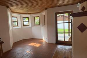 Wohnen mit Charakter: Schönes Landhaus in sehr ruhiger Wohnlage mit Doppelgarage zu vermieten – Die vollständige Adresse der Immobilie erhältst du vom Anbieter., 82407 Wielenbach – Vorschaubild 3