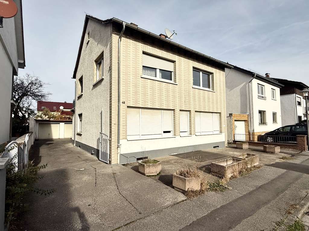 Immobilie in Bürstadt - *6,50 % Rendite - Wohnhaus mit 4 Einheiten in ruhiger Lage* - Bild 0