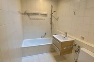 Helle Galerie-Dachgeschosswohnung mit Studio in Darmstadt-Eberstadt – Provisionsfrei von Privat! – Heidelberger Landstrasse 230, 64297 Eberstadt, Darmstadt – Vorschaubild 9